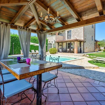Nice In With Kitchen Poreč