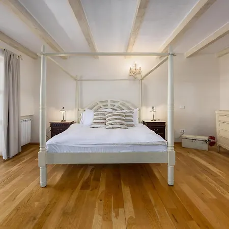Nice Home In Porec With Kitchen Holiday home