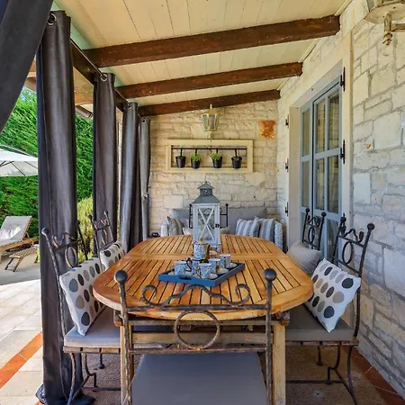 Holiday home Nice Home In Porec With Kitchen *